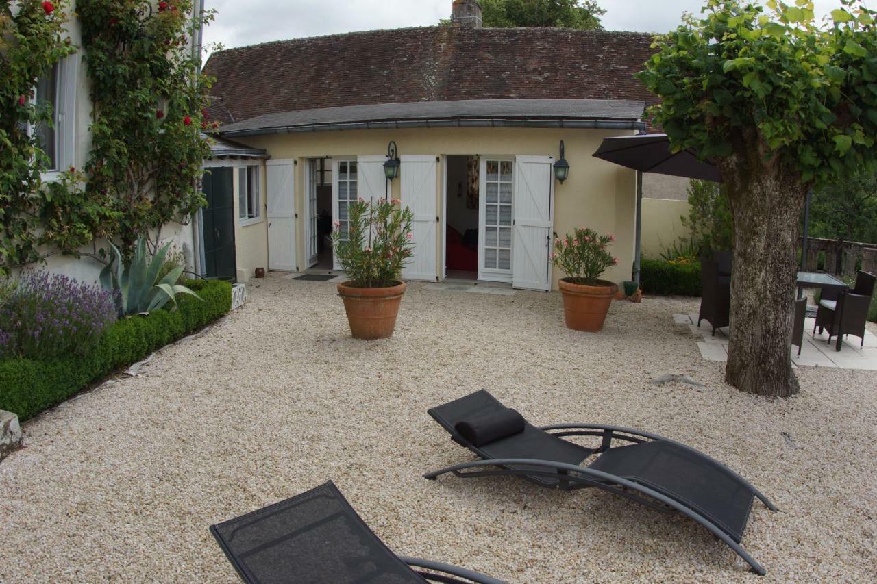 Villa le petit nid à Neuillé-le-Lierre Extérieur photo